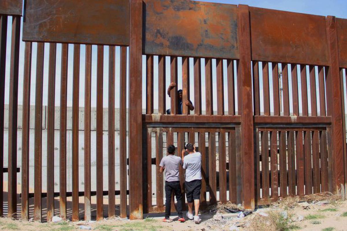 Prohíben expulsar migrantes si no consiguen refugio en EU