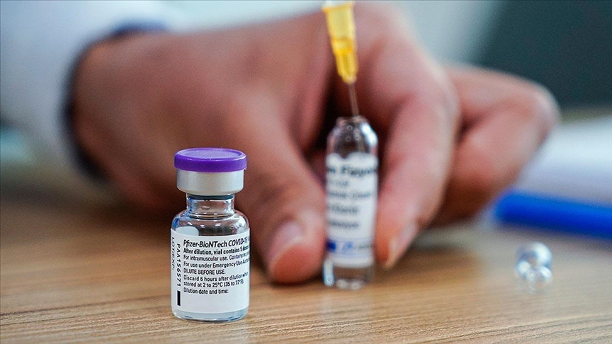 Tercera dosis de Pfizer aumenta los anticuerpos