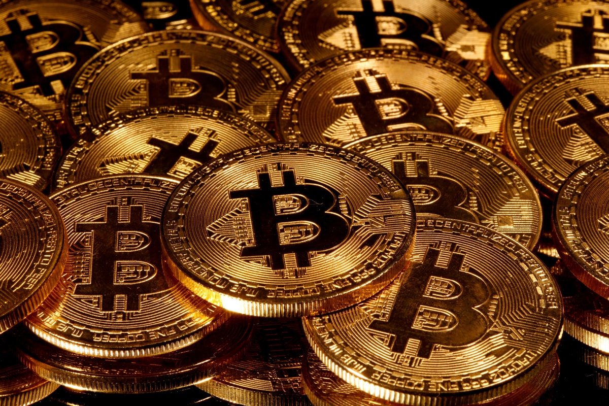 Quieren quitar el efectivo para usar bitcoin
