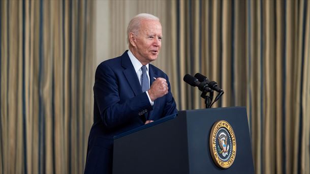Biden recalca que son seguras las vacunas