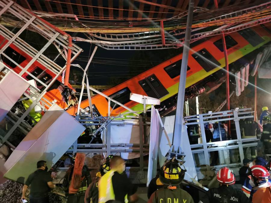La línea 12 tiene errores de construcción