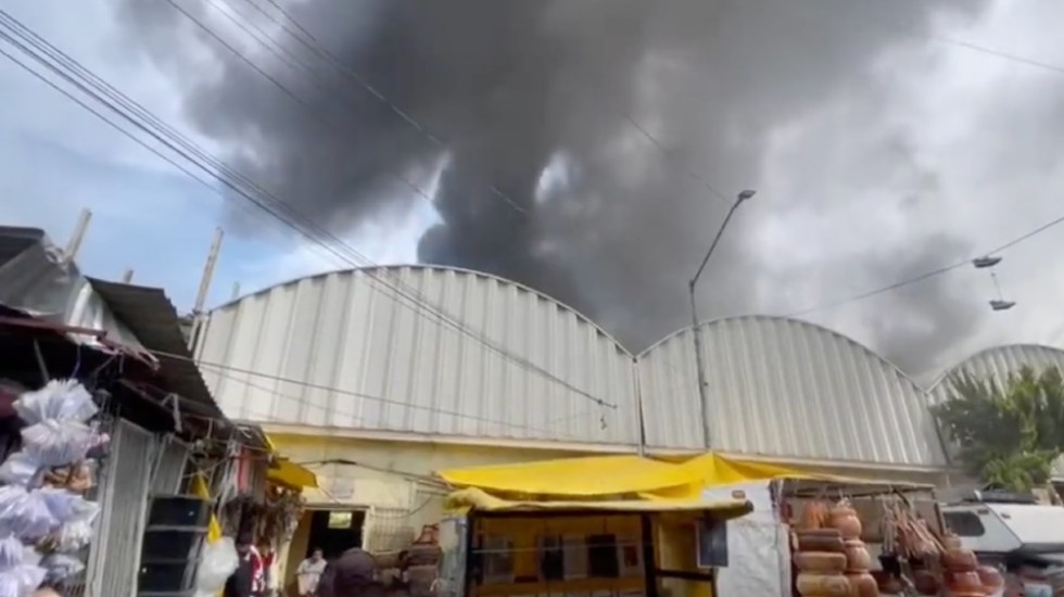 Se incendia el mercado de Sonora en CDMX