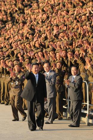 Corea del Norte prohíbe reírse, beber alcohol o divertirse por once días.