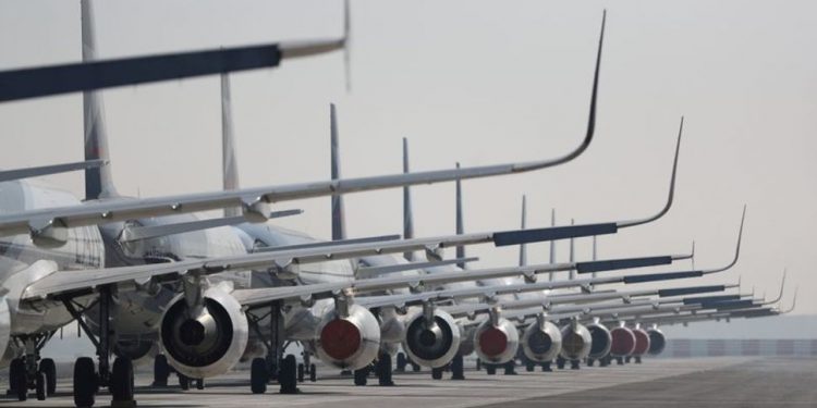 Ómicron congela el transporte aéreo