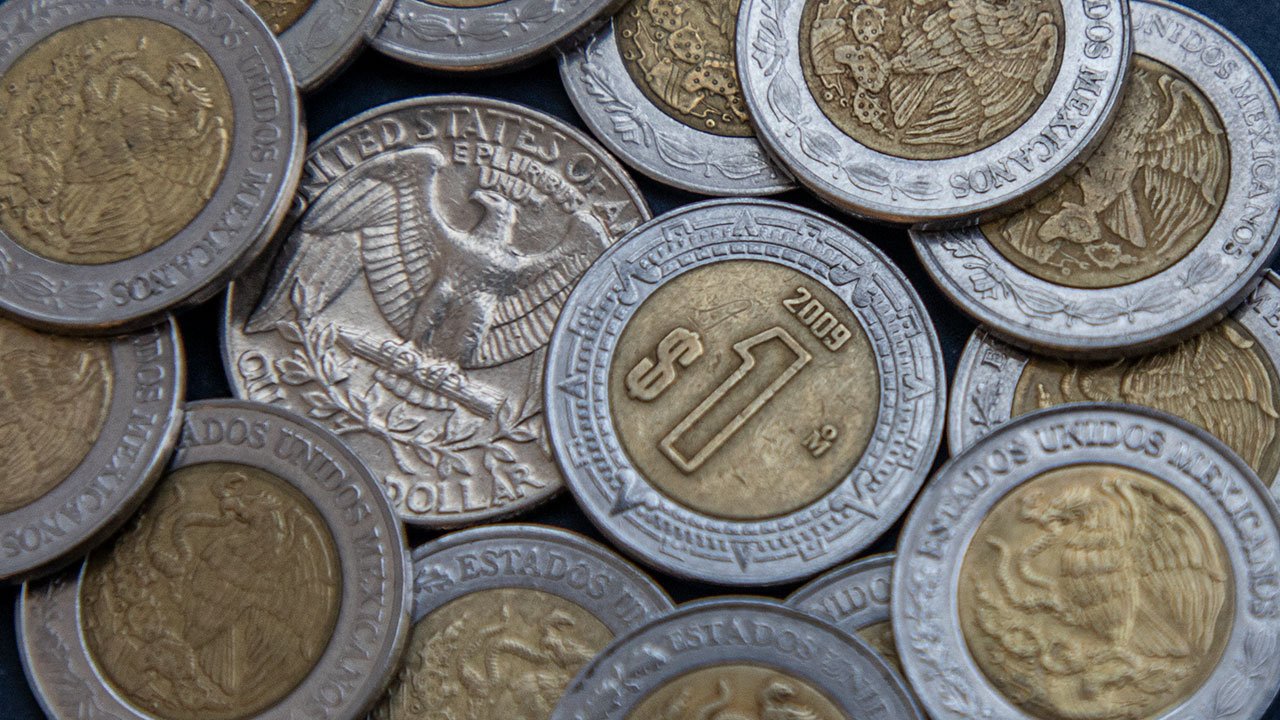 EL peso se recupera lentamente