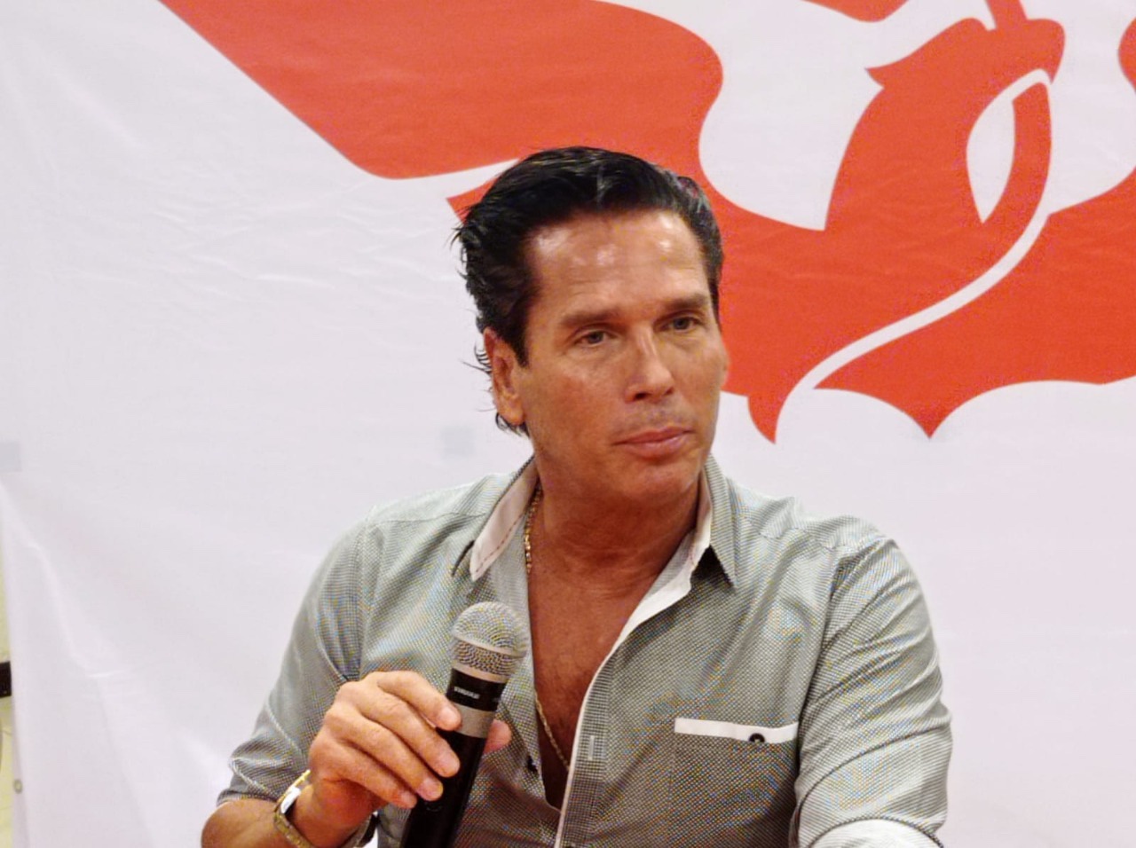 Roberto Palazuelos ya no será candidato para Quintana Roo