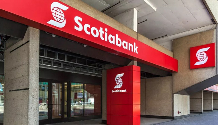 Bajan los ingresos de Scotiabank