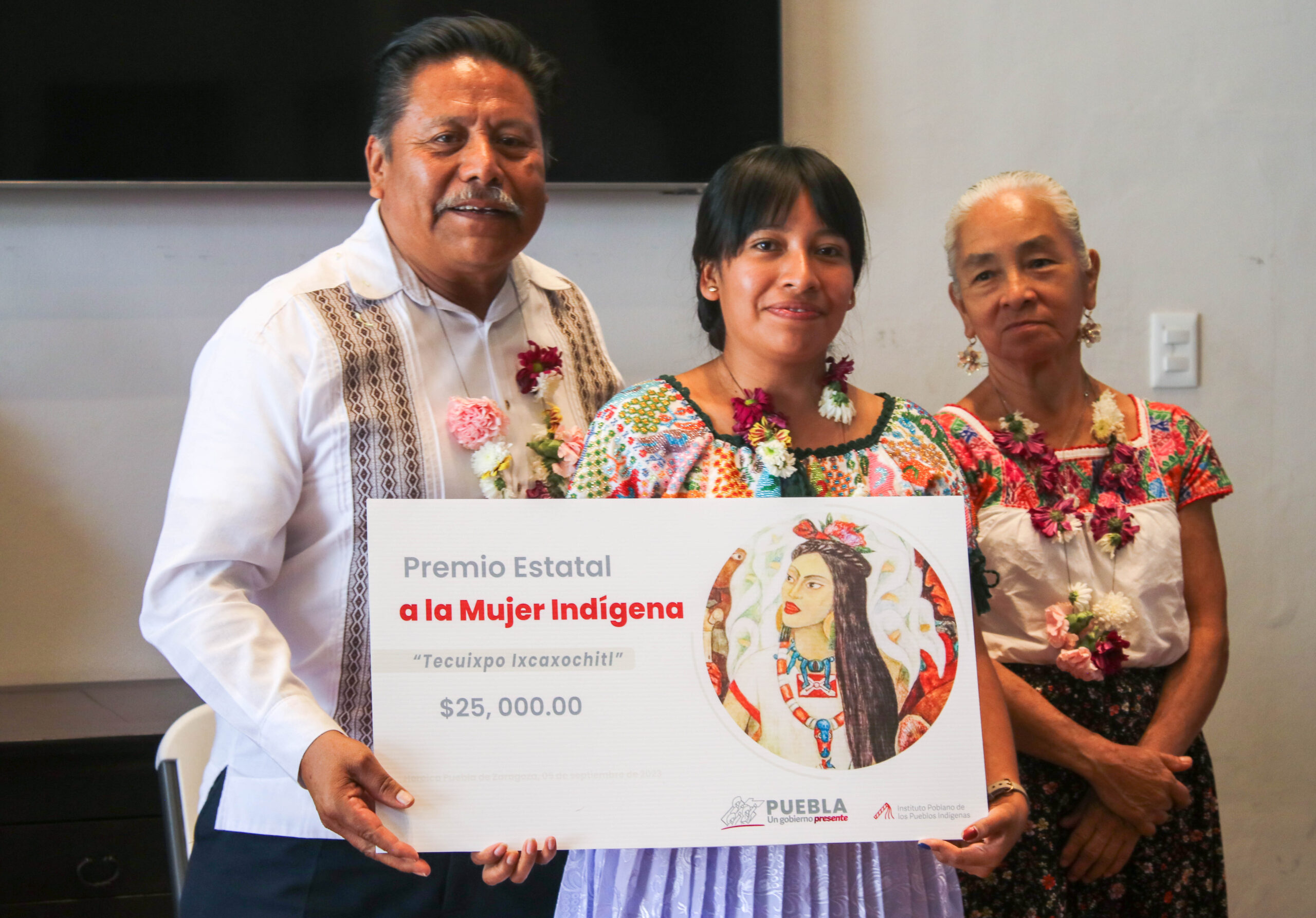 En Puebla premian a mujeres indígenas