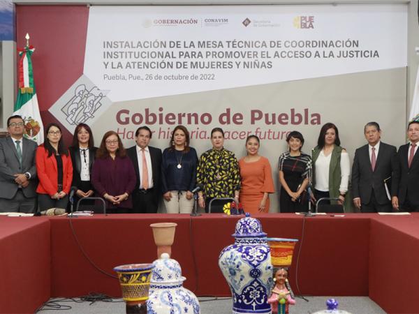 El gobierno de Puebla realiza sesiones en servicio de las mujeres