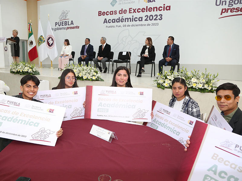 La SEP brinda becas de excelencia en Puebla