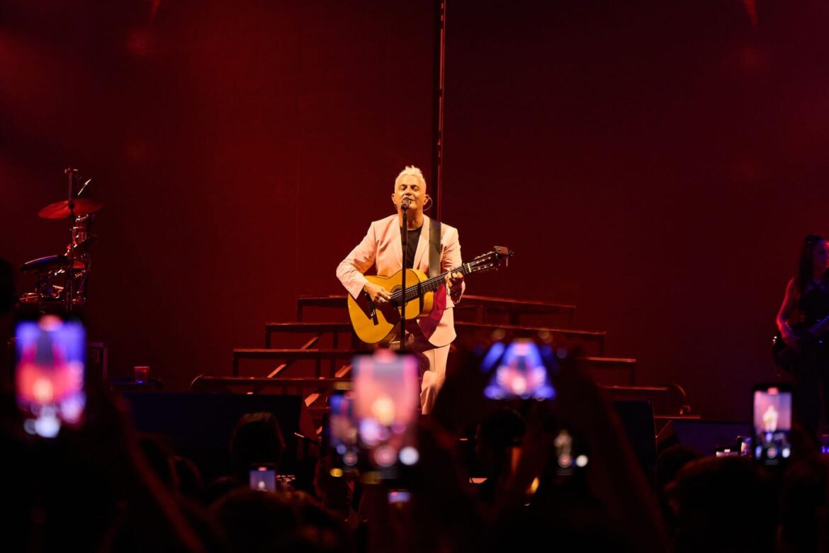 Alejandro Sanz cautiva en la feria de Puebla