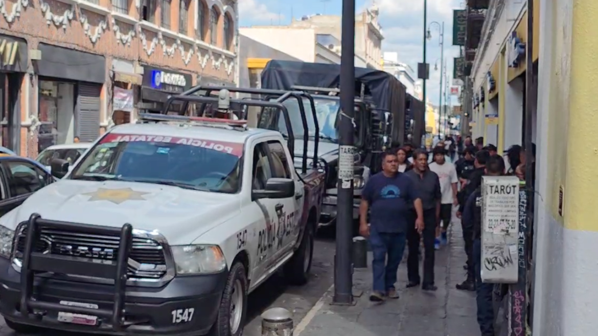 Manifestantes bloquean el centro histórico de Puebla